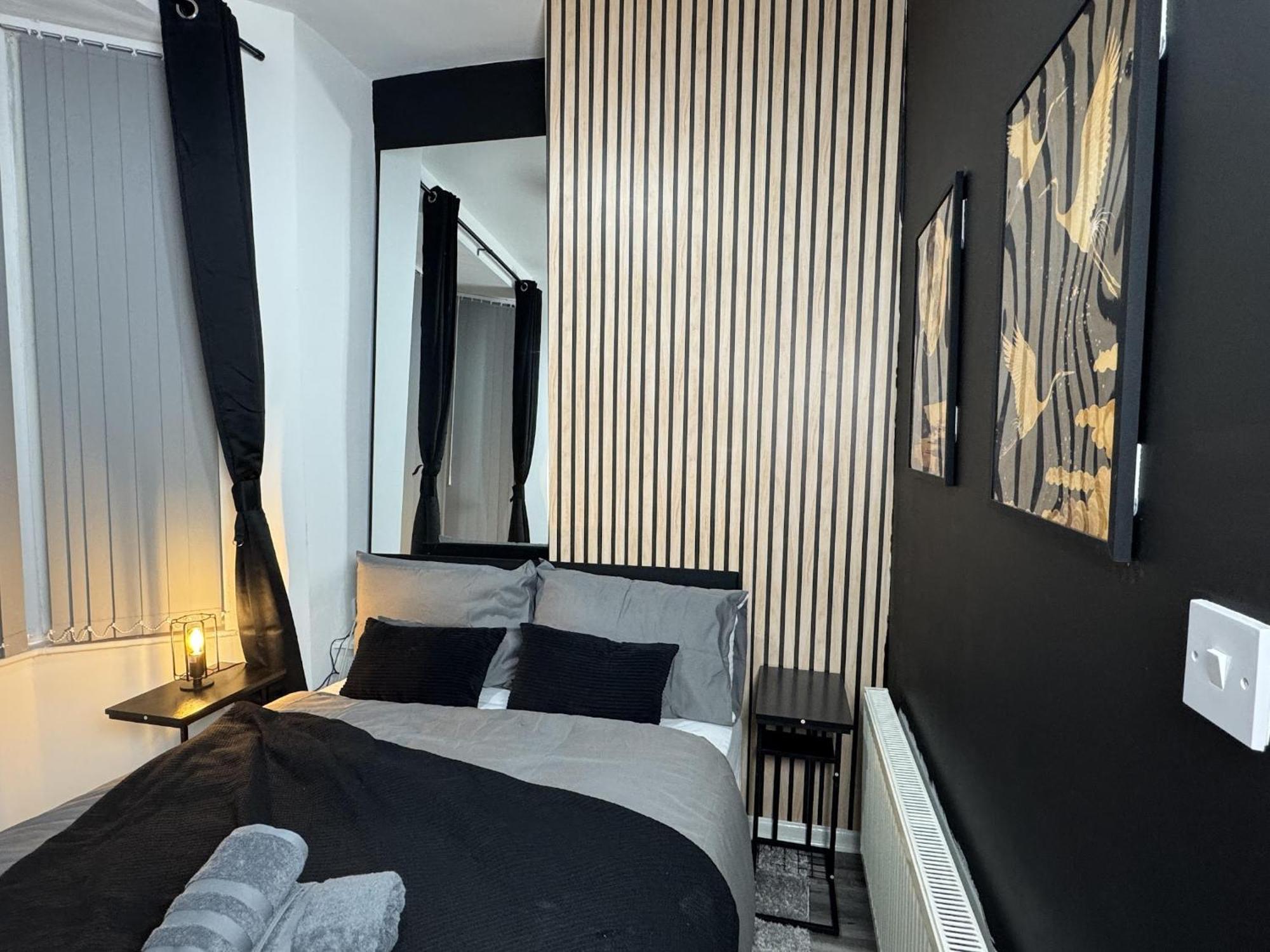 Holiday home Tv Every Bedroom 4 Bed 2 Bath Free Parking Liverpool